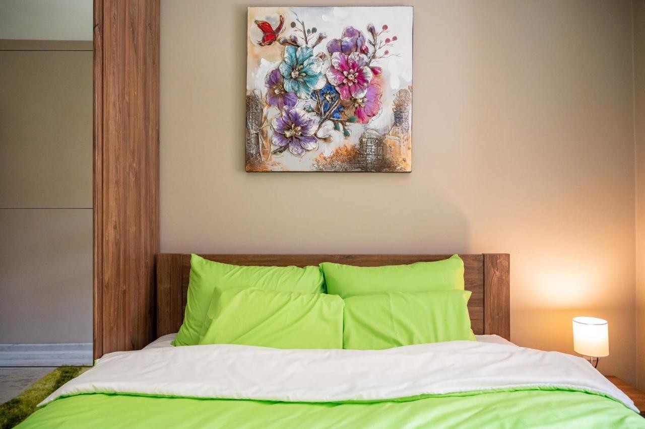 Elegant Spotless Apartment In Sofia Center Exteriör bild